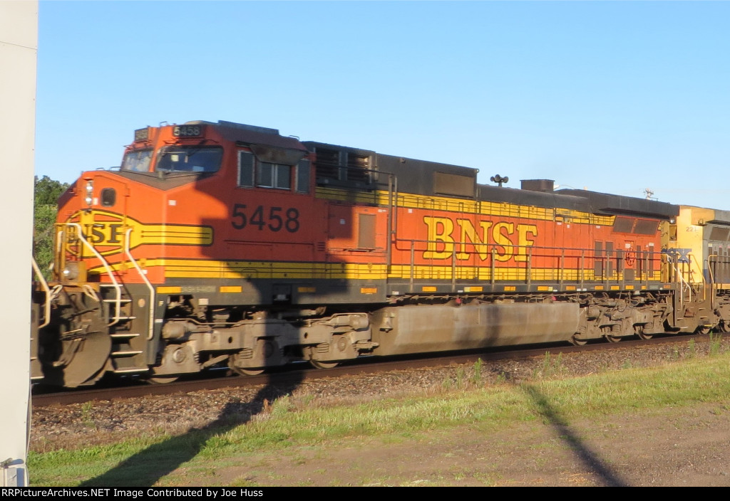 BNSF 5458